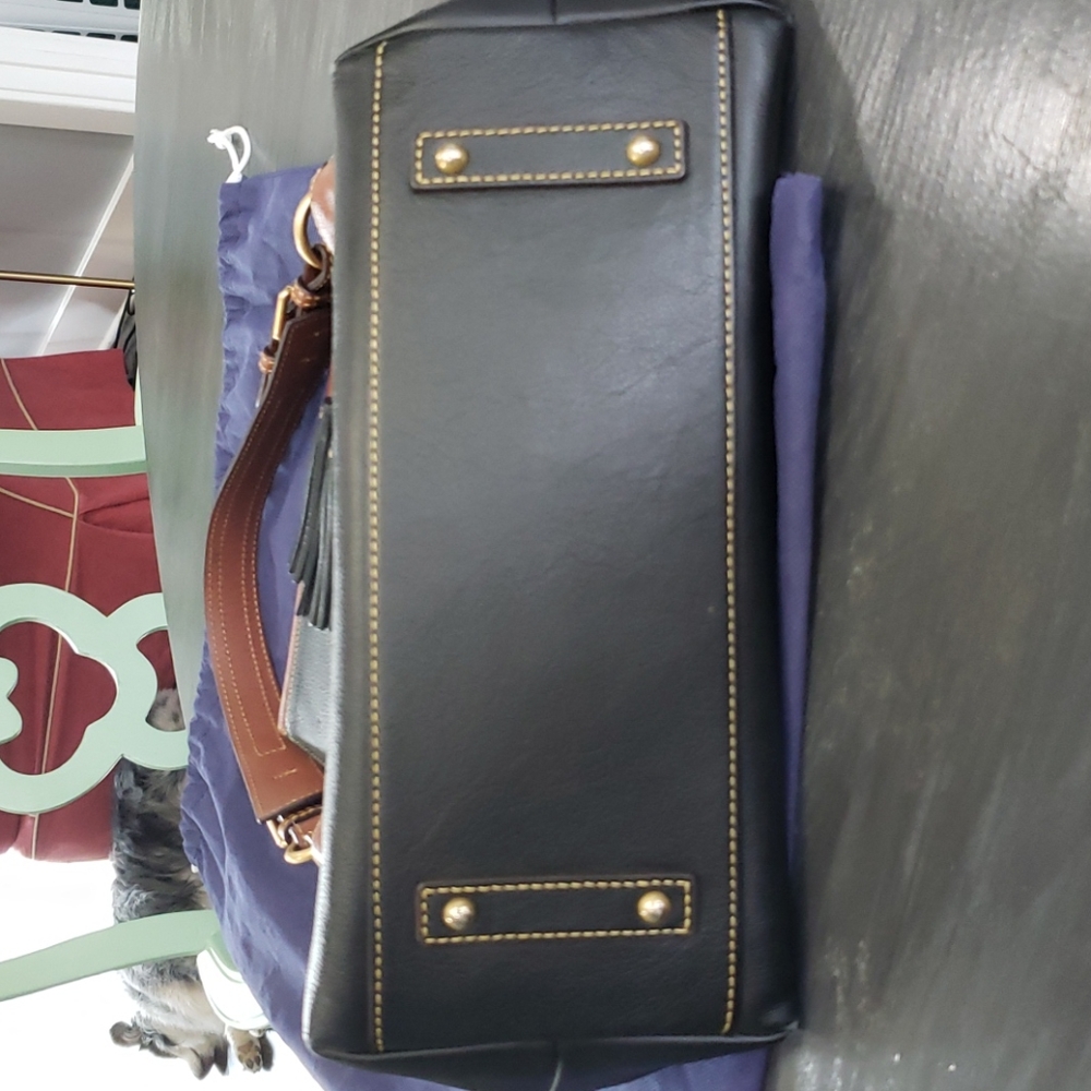 Dooney and Bourke purse - Picture 3 of 16